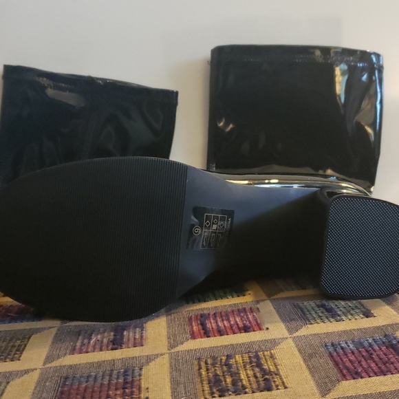 Black knee-high patent leather boots - Picture 2 of 2